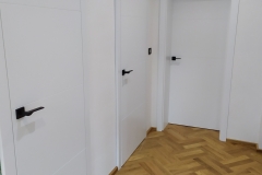 dveře bílé bezfalcové s drážkou (1)